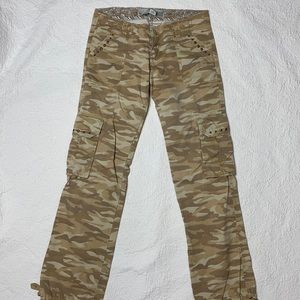 GUESS CARGO JEANS WITH GOLD STUDS